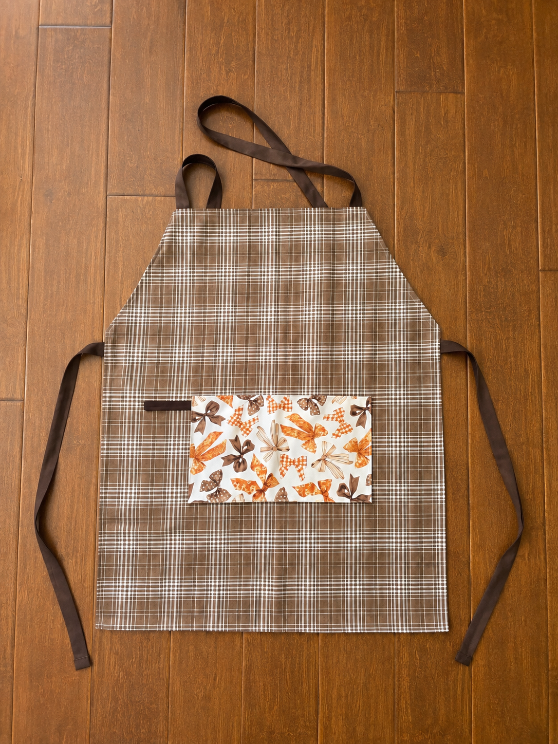Reversible Apron- Brown Bow