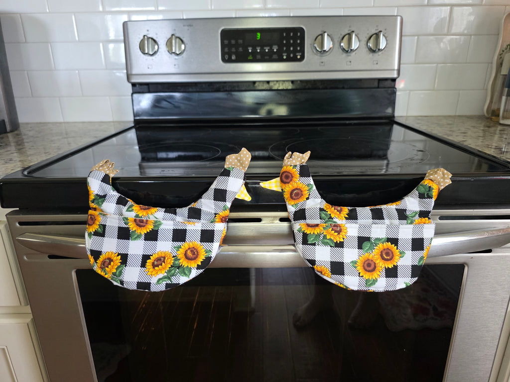 Single Handmade Chicken Oven Mitt – Sunflower Fabric- Farmhouse Kitchen Decor